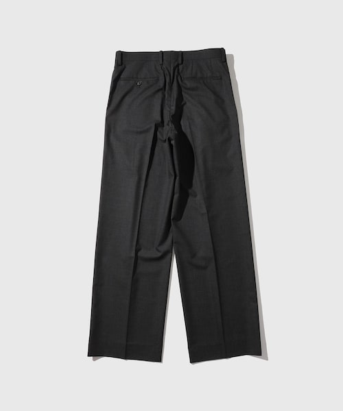 ADAM ET ROPE'(アダムエロペ)の「【AURALEE/オーラリー】ULTRA FINE TROPICAL WOOL TWO-TUCK SLACKS(スラックス・メンズ・チャコール/カーキ・3/4/5)」の15枚目の写真