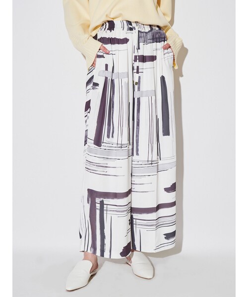 ELENDEEK（エレンディーク）の「FLUID LINE PT（その他パンツ・レディース・オフホワイト/ネイビー・F）」の3枚目の写真