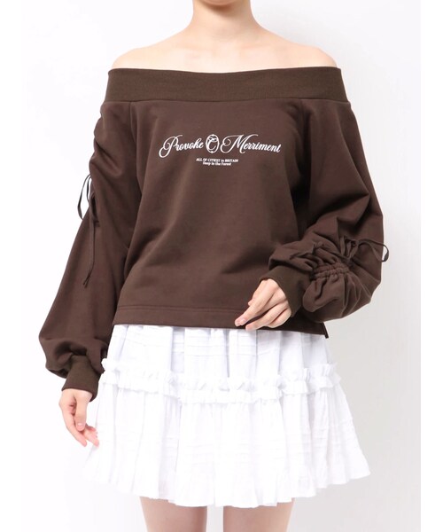 CALNAMUR（カルナムール）の「2WAY オフショルリボンスウェットプルオーバー（スウェット・レディース・ブラック/レッド/ブラウン・F）」の11枚目の写真