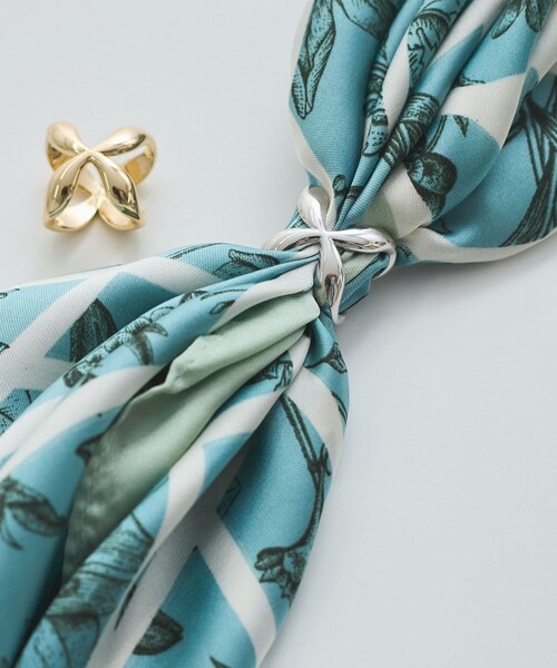 VIS（ビス）の「スカーフリング（バンダナ/スカーフ・レディース・ゴールド/シルバー・F）」の3枚目の写真