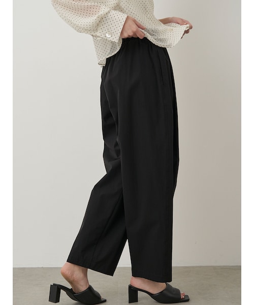ELENDEEK（エレンディーク）の「EASY TUCK COCOON PT（その他パンツ・レディース・オフホワイト/ブラック/ピンク/ミントグリーン/ブラウン/アイスブルー・01/02）」の17枚目の写真