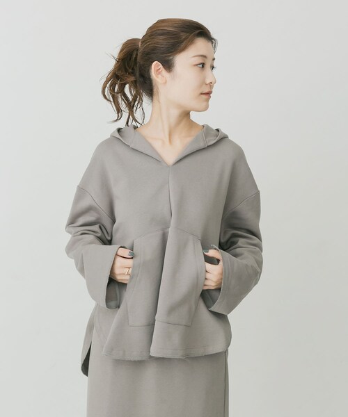 EKAL（エカル）の「EKAL　レイクショアキーネックフーディー（パーカー・レディース・カーキ/ベージュ/チャコール・FREE）」の15枚目の写真