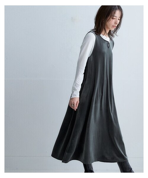 nissen（ニッセン）の「ふわふわベロアキーネックロング丈ワンピース＜大きいサイズ有＞（ワンピース・レディース・ベージュ/ブルーグレー/ディープグリーン/ライトピンク・S/M/L/LL/3L）」の13枚目の写真