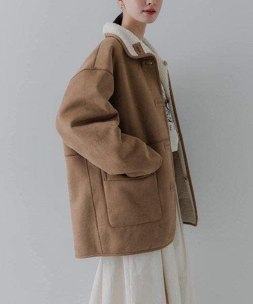 URBAN RESEARCH（アーバンリサーチ）の「ECOPELフェイクムートンリバーシブルコート（ムートンコート・レディース・IVO×CML/BRN×BRN/OFF×GREGE・Free）」の11枚目の写真