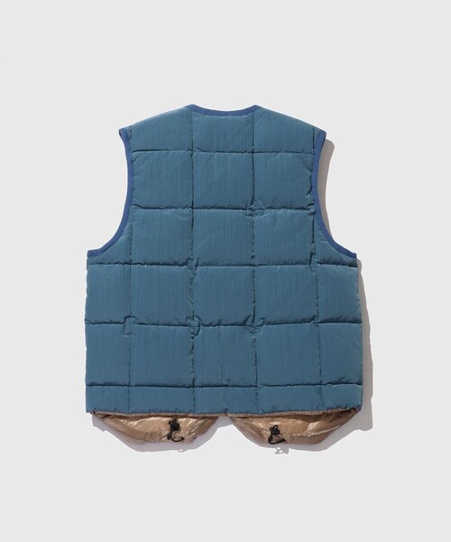 ADAM ET ROPE'(アダムエロペ)の「【HELLA GREEN/ヘラグリーン】Ripstop Nylon Down Vest(ダウンベスト・メンズ・グレー/ブルー・L/M)」の15枚目の写真