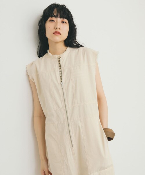 KBF(ケイビーエフ)の「フロントZIPジャンプスーツ(サロペット/オーバーオール・レディース・CHARCOAL/IVORY/L.KHAKI・one)」の8枚目の写真