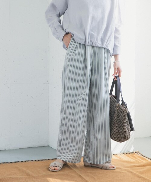 URBAN RESEARCH DOORS（アーバンリサーチドアーズ）の「ストライプタックイージーパンツ（その他パンツ・レディース・NATURAL/GRAY・Free）」の7枚目の写真