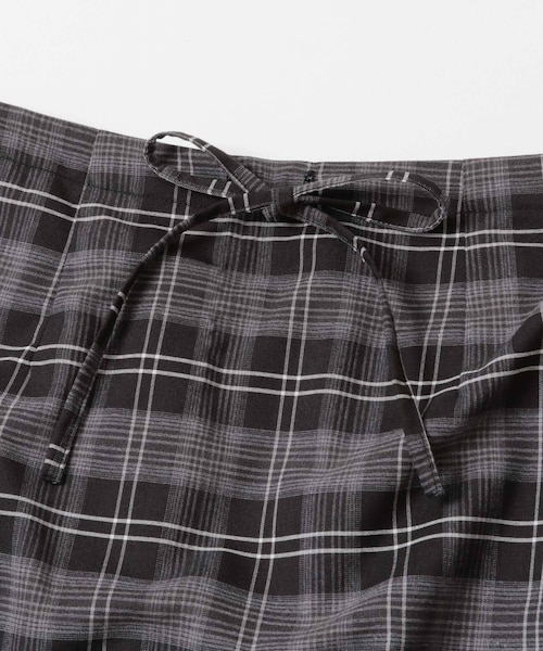 KBF（ケイビーエフ）の「サイドデザインチェックスカート（スカート・レディース・BLACK/YELLOW/BLUE・one）」の11枚目の写真