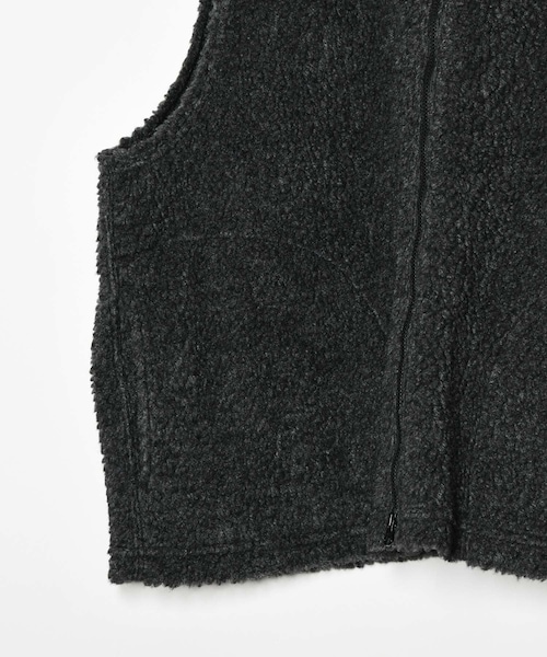 ADAM ET ROPE'（アダムエロペ）の「【ENGINEERED GARMENTS】High Mock Knit Vest（ベスト・メンズ・チャコール/ネイビー・M）」の7枚目の写真