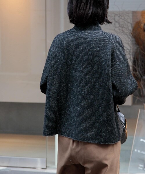 URBAN RESEARCH DOORS(アーバンリサーチドアーズ)の「FORK&SPOON 両畦ストライプニット(ニット/セーター・レディース・GRYxOFF/BLKxGRY/BLUxOFF・1)」の8枚目の写真