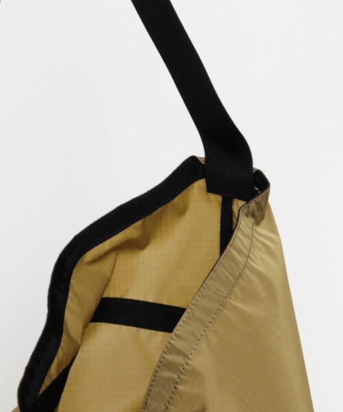 EKAL（エカル）の「HOBO　AZUMA SHOULDER BAG L RS（ショルダーバッグ・メンズ・COYOTE/BLACK・One）」の15枚目の写真