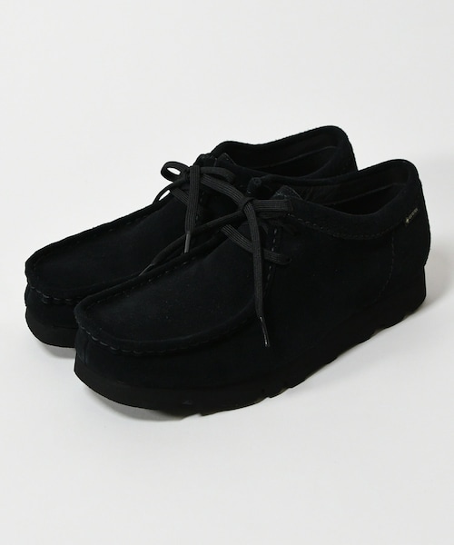 ADAM ET ROPE'(アダムエロペ)の「【Clarks】Wallabee GTX(ブーツ・メンズ・ブラック/ベージュ・41.0/41.5/42.0)」の1枚目の写真