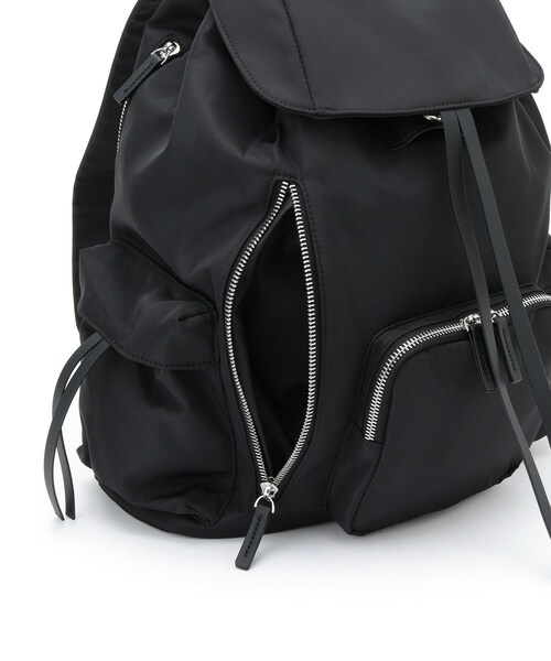 ADAM ET ROPE'(アダムエロペ)の「【WEB限定】フラップポケットリュックサック(バックパック/リュック・レディース・ブラック・F)」の15枚目の写真
