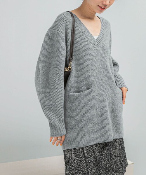 URBAN RESEARCH ROSSO（アーバンリサーチロッソ）の「アルパカ混カーブスリーブVネックプルオーバー（ニット/セーター・レディース・GRAY/PINK/NAVY・Free）」の10枚目の写真