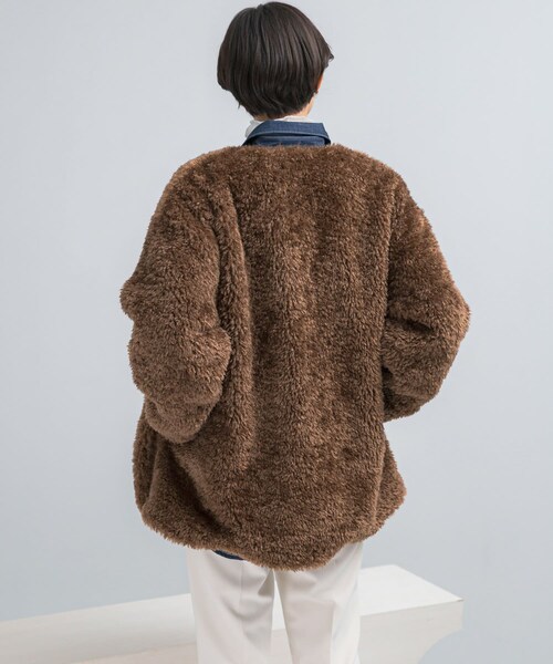 URBAN RESEARCH ROSSO（アーバンリサーチロッソ）の「『WEB/一部店舗限定』ノーカラーファーボアZIPブルゾン（ノーカラージャケット・レディース・BROWN/GREIGE・FREE）」の10枚目の写真