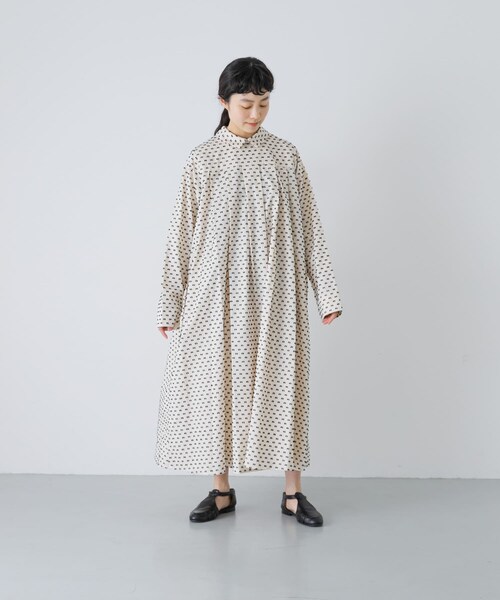かぐれ（カグレ）の「HAVERSACK　ドットジャガードプリーツワンピース（ワンピース・レディース・CREAM・1）」の2枚目の写真