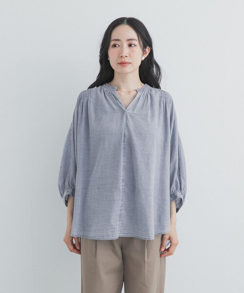URBAN RESEARCH DOORS(アーバンリサーチドアーズ)の「シアーデニムピンタックドルマンブラウス(シャツ/ブラウス・レディース・INDIGO/L.INDIGO・Free)」の12枚目の写真