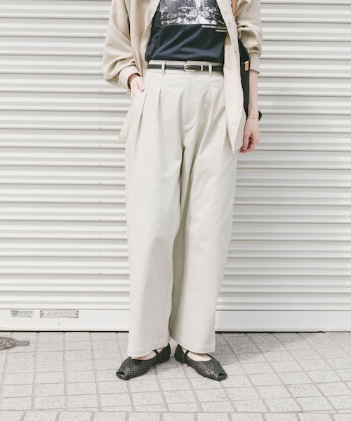 ITEMS URBANRESEARCH(アイテムズ アーバンリサーチ)の「『イージーケア』ストレッチチノパンツ(楽着シリーズ)(チノパンツ・レディース・CML/L.BEG/NVY・S/M)」の2枚目の写真