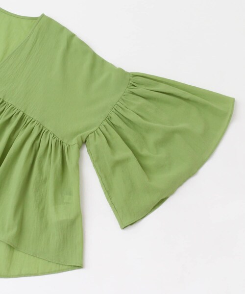 URBAN RESEARCH ROSSO（アーバンリサーチロッソ）の「ボリュームギャザーブラウス（シャツ/ブラウス・レディース・white/matcha・FREE）」の22枚目の写真