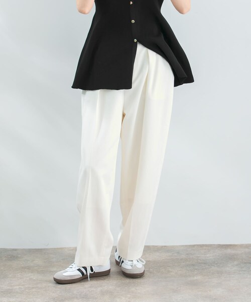 URBAN RESEARCH ROSSO（アーバンリサーチロッソ）の「タックコクーンパンツ（その他パンツ・レディース・off/beige/black・36/38）」の9枚目の写真
