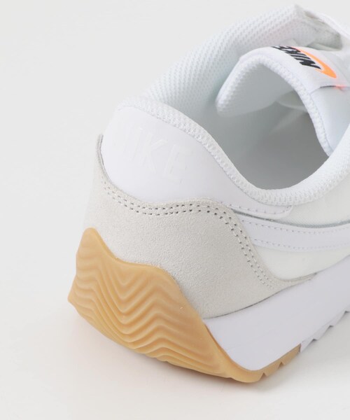 URBAN RESEARCH ROSSO（アーバンリサーチロッソ）の「NIKE　ウィメンズパシフィック（スニーカー・レディース・ホワイトオレンジ/ホワイトブラック・23.5/24/24.5）」の6枚目の写真