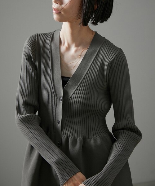ADAM ET ROPE'(アダムエロペ)の「【GIGI(ジジ)】Gold line necklace1200mm(ネックレス・レディース・ゴールド・F)」の6枚目の写真