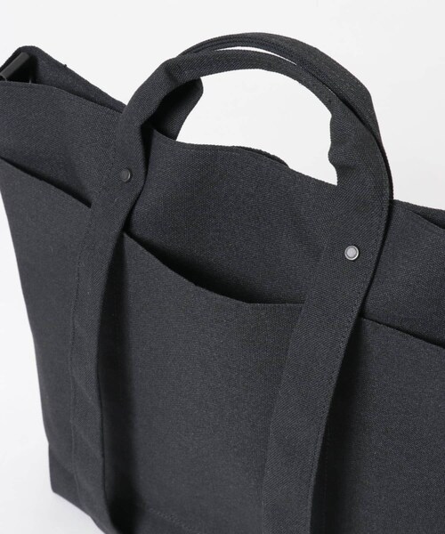 URBAN RESEARCH（アーバンリサーチ）の「KARRI AMIACALVA　2 way tote L（トートバッグ・メンズ・BLACK/GRAY・L）」の8枚目の写真
