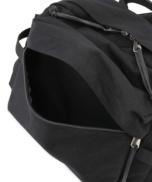 ADAM ET ROPE'(アダムエロペ)の「【Aeta/アエタ】WAIST BAG M(ボディバッグ/ウエストポーチ・メンズ・ブラック・F)」の9枚目の写真