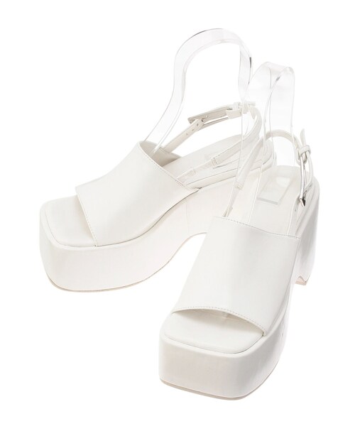 MURUA（ムルーア）の「バックルベルトサンダル（サンダル・レディース・ホワイト/ブラック/ダークゴールド・22.5/23.5/24.5）」の6枚目の写真