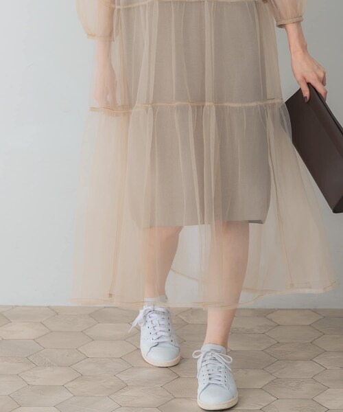 URBAN RESEARCH ROSSO（アーバンリサーチロッソ）の「TORRAZZO DONNA　ニット×オーガンジーリバーシブルワンピース（ワンピース・レディース・BEIGE/BLACK・FREE）」の15枚目の写真