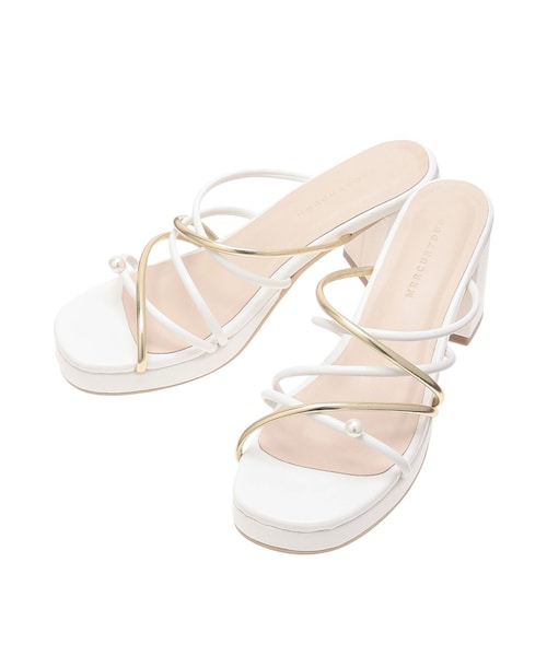 MERCURYDUO（マーキュリーデュオ）の「バイカラーワンポイントパールストラップヒールサンダル（サンダル・レディース・オフホワイト/ブラック・36/38）」の4枚目の写真