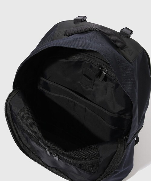 ADAM ET ROPE'（アダムエロペ）の「【MONOLITH/モノリス】BACKPACK PRO SOLID M（バックパック/リュック・メンズ・ブラック/ネイビー・F）」の14枚目の写真