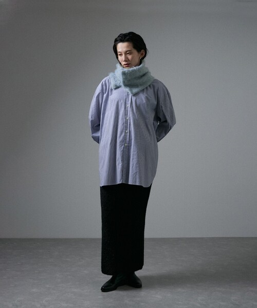 ADAM ET ROPE'（アダムエロペ）の「【公式サイト限定】【THROW（スロー）】Tekla_shaggy snood（ストール/ショール・レディース・ベージュ系/ブルー系・F）」の4枚目の写真