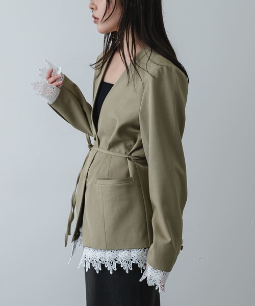 SENSE OF PLACE by URBAN RESEARCH(センスオブプレイスバイアーバンリサーチ)の「レースレイヤードノーカラージャケット(ノーカラージャケット・レディース・BLACK/Y.BEIGE・One)」の13枚目の写真