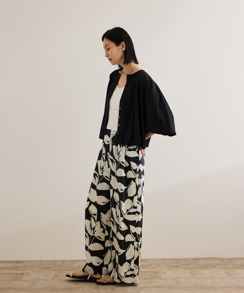 ROPE'(ロペ)の「DEVEAUXジオメトリックフラワーイージーワイドパンツ(その他パンツ・レディース・ブラック/オレンジ・36/38)」の7枚目の写真