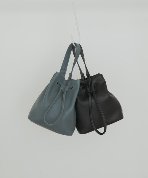 URBAN RESEARCH DOORS（アーバンリサーチドアーズ）の「2WAYシボ巾着ショルダーバッグ（ショルダーバッグ・レディース・BLACK/BLUE・one）」の8枚目の写真