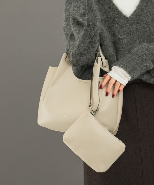 URBAN RESEARCH ROSSO（アーバンリサーチロッソ）の「DUA（ショルダーバッグ・レディース・LAMBNERO/NEROCUOIO・-）」の2枚目の写真