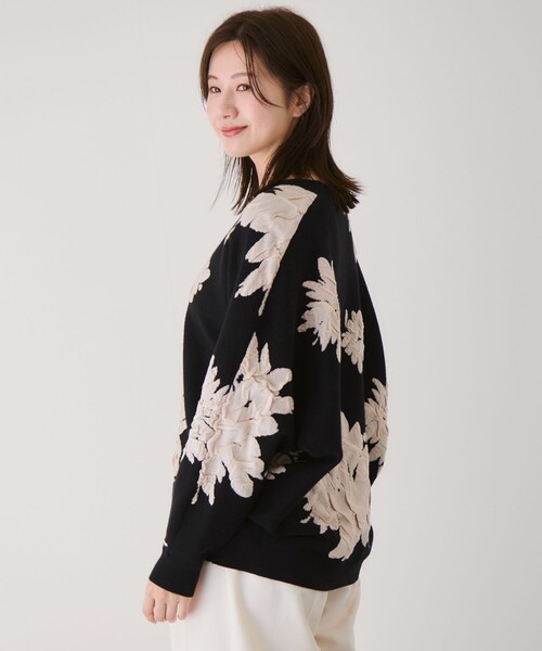 Jayro(ジャイロ)の「フラワージャガードドルマンニットカーディガン(カーディガン/ボレロ・レディース・ブラック/グレー/オフホワイト・F)」の8枚目の写真