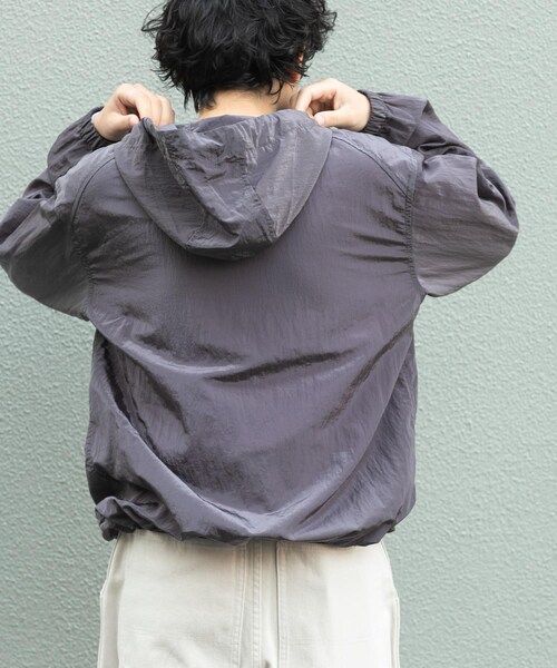 URBAN RESEARCH DOORS(アーバンリサーチドアーズ)の「FORK&SPOON シアーアノラックパーカー(パーカー・メンズ・BLACK/CHARCOAL・4/5)」の11枚目の写真