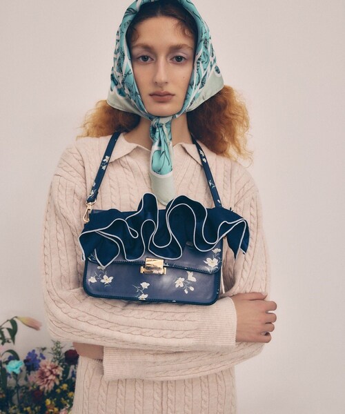 VIS(ビス)の「【DILIGENCE PARLOUR】VIS別注モデルフリルハンドル付き2WAYバッグ(ハンドバッグ・レディース・ベージュ系/ネイビー系・F)」の4枚目の写真