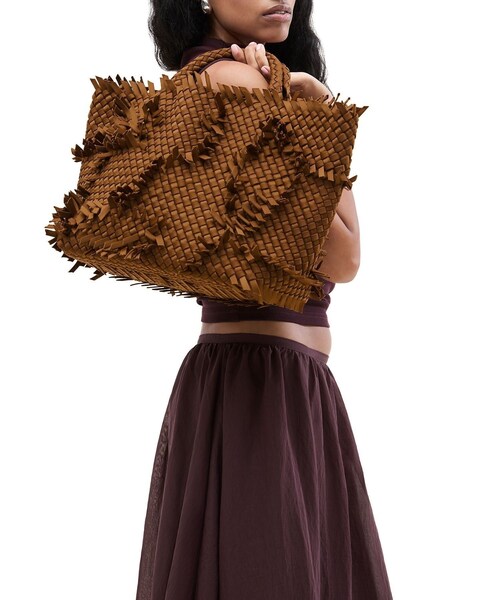 ADAM ET ROPE'（アダムエロペ）の「【J'aDoRe・一部店舗限定】【NAGHEDI（ナゲディ）】ST BARTHS medium TOTE（トートバッグ・レディース・ブラウン・F）」の10枚目の写真