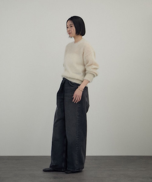 ADAM ET ROPE'（アダムエロペ）の「【AGOLDE（エーゴールドイー）】VANA PETITE JEAN 28.5（デニムパンツ・レディース・ブラック系/ブルー系・25/26/27/28）」の20枚目の写真