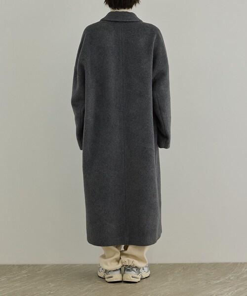 ADAM ET ROPE'(アダムエロペ)の「MTR アルパカシャギーロングコート / 軽量(チェスターコート・レディース・チャコール/キャメル・F)」の14枚目の写真