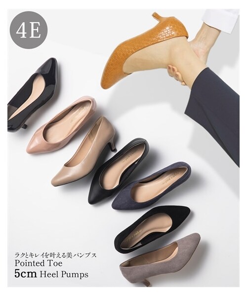 nissen（ニッセン）の「【ゆったり幅広】ポインテッドトゥミドルヒールパンプス（低反発中敷）（ワイズ４Ｅ）（パンプス・メンズ・黒(スムース)/キャメル(スムース)/アイボリー(スムース)/黒(スエード調)/グレー(スエード調)/アンティークシルバー/黒(エナメル調)/ピンクベージュ(エナメル調)/モカベージュ(スエード調)/ダスティーネイビー(スエード調)/グレージュ(スエード調)/ブルーグリーン(スエード調)/ダークブラウン(スエード調)/チェック柄/ブラウン(クロコ)/オーク(スムース)/ベージュ(クロコ)/ミント(スエード調)/ピンクベージュ(刺しゅう)/キャメル(メッシュ型押し)/ブラックチェック/オレンジブラウン(スエード調)/パイソン柄/アプリコット(スエード調)/ホワイト(型押し)/ブルーパープル(スエード調)/オレンジキャメル(メッシュ型押し)/ブロンズ・23.0cm/4E/23.5cm/4E/24.0cm/4E/24.5cm/4E/25.0cm/4E/25.5cm/4E/26.0cm/4E/26.5cm/4E/27.0cm/4E）」の2枚目の写真