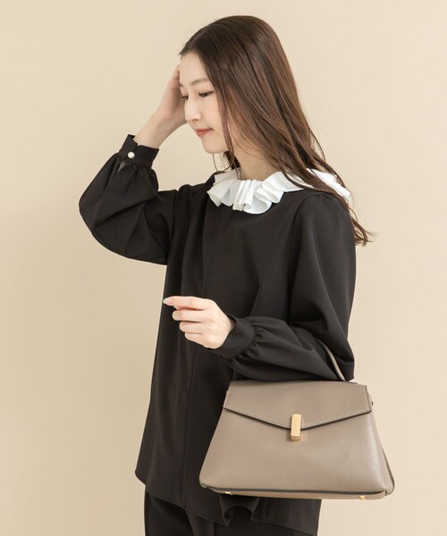 URBAN RESEARCH ROSSO（アーバンリサーチロッソ）の「『WEB限定』コサージュカラー2WAYブラウス（シャツ/ブラウス・レディース・OFF/BLK×OFF・Free）」の19枚目の写真