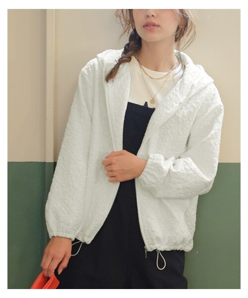 nissen（ニッセン）の「大きいサイズ ゆるシルエット花柄ジャガードパーカー（パーカー・レディース・オフホワイト/ミントグリーン/チャコールグレー・L/LL/3L/4L/5L/6L/8L/10L）」の8枚目の写真