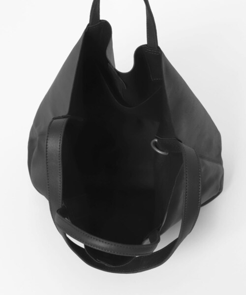 URBAN RESEARCH（アーバンリサーチ）の「Morphee　2WAY ONE SHOULDER M（ショルダーバッグ・メンズ・NAPPABLACK・M）」の7枚目の写真