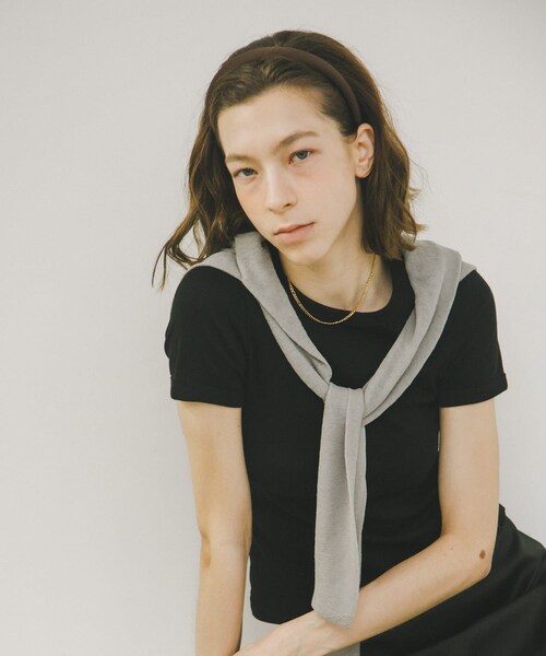 URBAN RESEARCH(アーバンリサーチ)の「decor『デコール』 SATIN HEADBAND(カチューシャ・レディース・BLACK/BROWN・-)」の2枚目の写真