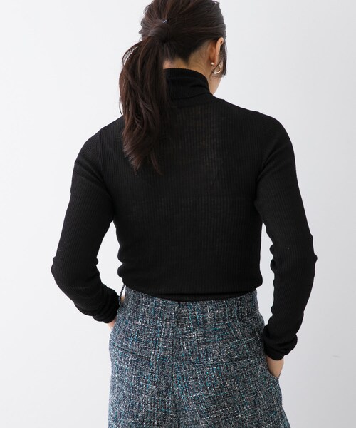 URBAN RESEARCH ROSSO（アーバンリサーチロッソ）の「F by ROSSO　ウォッシャブルシアーリブタートルニット（ニット/セーター・レディース・L/GRAY/RED/BLACK/BROWN・Free）」の9枚目の写真