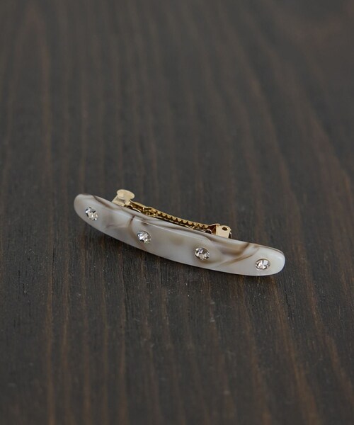 ADAM ET ROPE'（アダムエロペ）の「【J'aDoRe・店舗限定】【MALUS /マリュス】barrette/small（バレッタ/ヘアクリップ・レディース・ホワイト/ブラウン/ネイビー・F）」の2枚目の写真